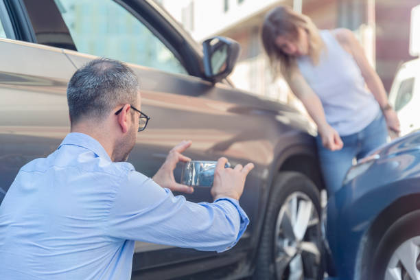 Professional Sr22 Insurance technician working in Riviera Beach, FL